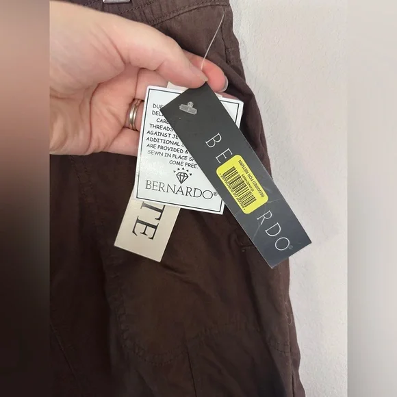 NWT Vntg Bernardo women’s cropped ruched chocolate brown sparkles capri petite L - Picture 6 of 7